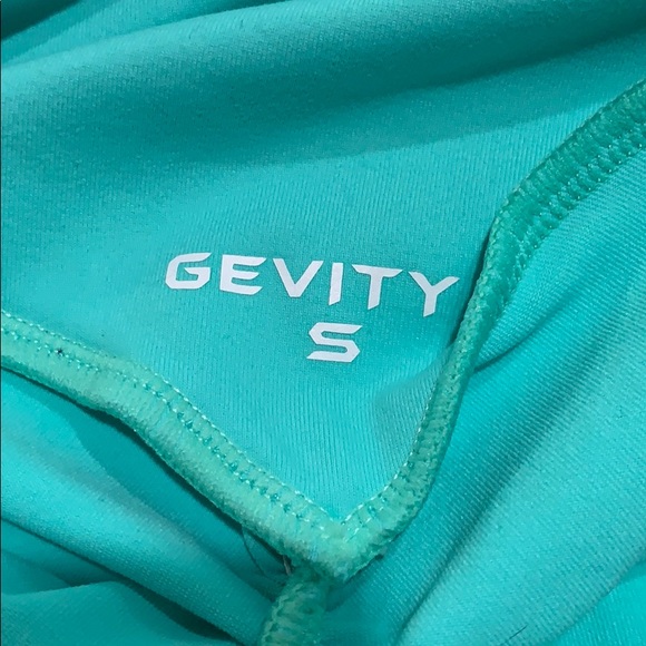 GEVITY Scrunch Booty Crop Leggings - Picture 6 of 7